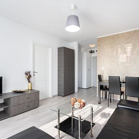 Central Apartment Tower Bucureşti Ngoại thất bức ảnh